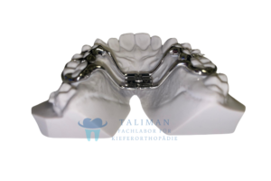 Retainer